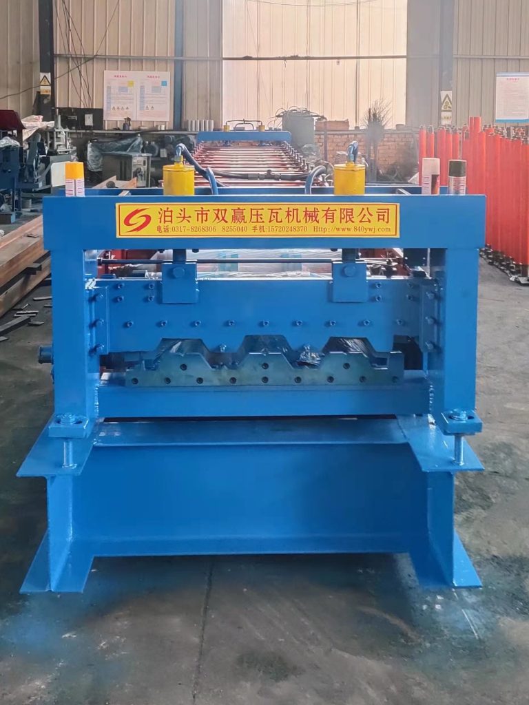 floor decking machine